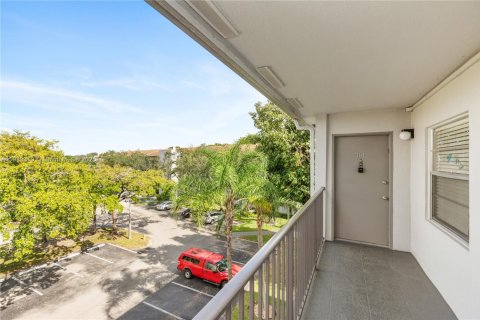 Condominio en venta en Pembroke Pines, Florida, 2 dormitorios, 108.32 m2 № 1975911 - foto 21