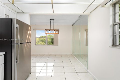 Condominio en venta en Pembroke Pines, Florida, 2 dormitorios, 108.32 m2 № 1975911 - foto 8