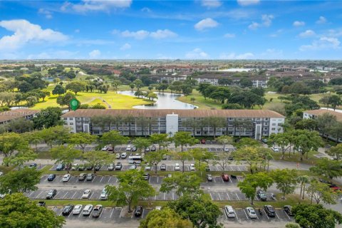 Condominio en venta en Pembroke Pines, Florida, 2 dormitorios, 108.32 m2 № 1975911 - foto 27