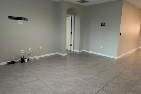 Villa ou maison à louer à Kissimmee, Floride: 4 chambres, 171.5 m2 № 2425800 - photo 5