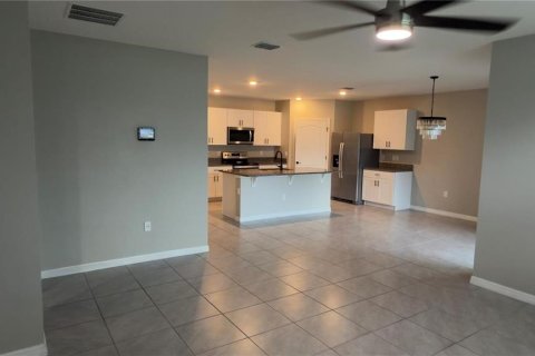 Villa ou maison à louer à Kissimmee, Floride: 4 chambres, 171.5 m2 № 2425800 - photo 7