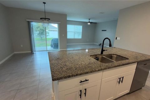 Villa ou maison à louer à Kissimmee, Floride: 4 chambres, 171.5 m2 № 2425800 - photo 10