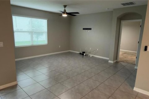 Villa ou maison à louer à Kissimmee, Floride: 4 chambres, 171.5 m2 № 2425800 - photo 4