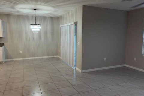 Villa ou maison à louer à Kissimmee, Floride: 4 chambres, 171.5 m2 № 2425800 - photo 6