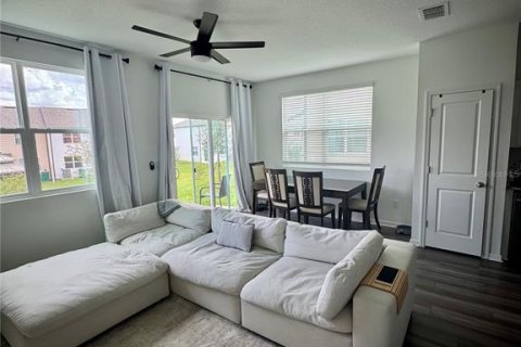 Adosado en alquiler en Zephyrhills, Florida, 3 dormitorios, 127.09 m2 № 1901365 - foto 2