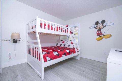 Casa en venta en Kissimmee, Florida, 4 dormitorios, 534.19 m2 № 2018171 - foto 21