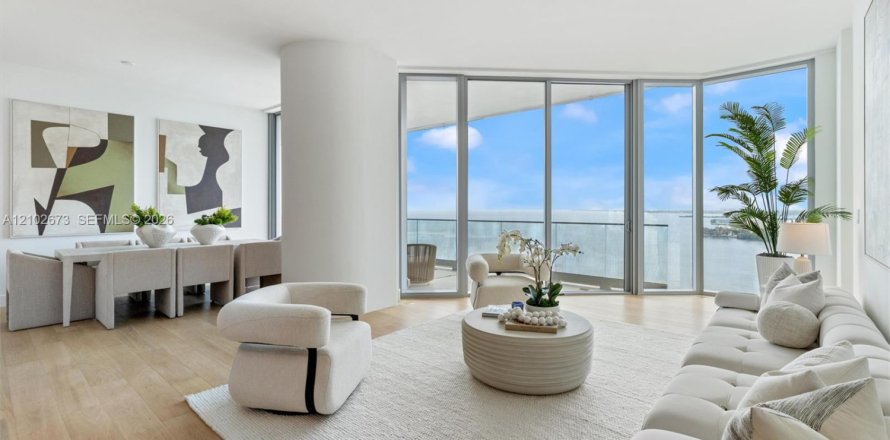 Condo à Miami, Floride, 3 chambres № 2405806