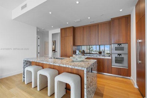Copropriété à louer à Miami, Floride: 3 chambres, 180.79 m2 № 2405806 - photo 12