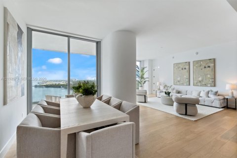 Copropriété à louer à Miami, Floride: 3 chambres, 180.79 m2 № 2405806 - photo 8