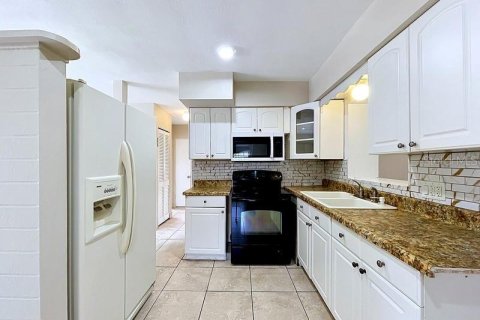 Villa ou maison à vendre à Saint Petersburg, Floride: 4 chambres, 136.1 m2 № 2231990 - photo 2