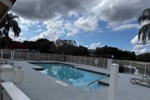 Купить кондоминиум в Санрайз, Флорида 1 спальня, № 2043540 - фото 17