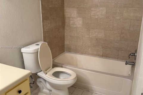 Купить кондоминиум в Санрайз, Флорида 1 спальня, № 2043540 - фото 7