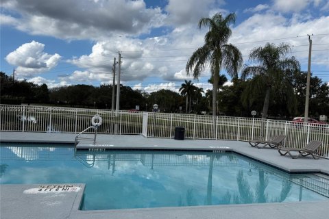 Купить кондоминиум в Санрайз, Флорида 1 спальня, № 2043540 - фото 16