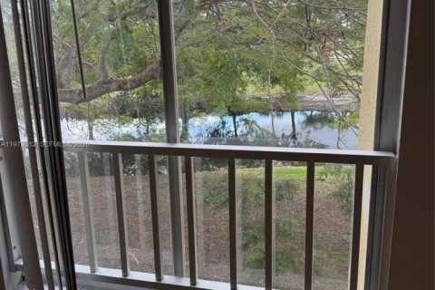 Купить кондоминиум в Санрайз, Флорида 1 спальня, № 2043540 - фото 10