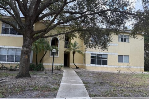 Купить кондоминиум в Санрайз, Флорида 1 спальня, № 2043540 - фото 2