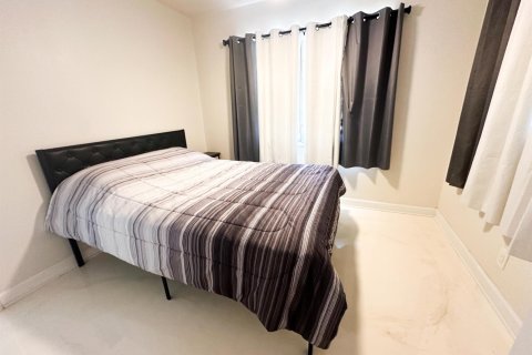 Apartment in Hallandale Beach, Florida 2 bedrooms, 83.61 sq.m. № 2247169 - photo 5