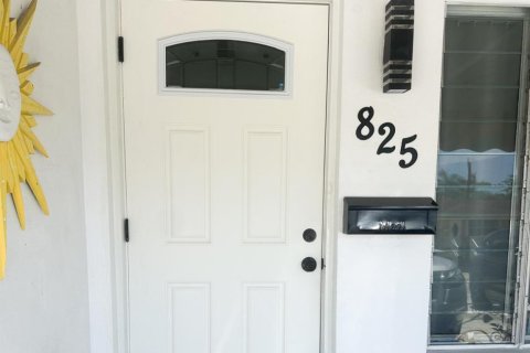 Apartment in Hallandale Beach, Florida 2 bedrooms, 83.61 sq.m. № 2247169 - photo 9