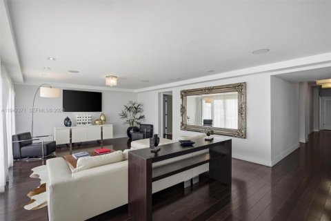 Condominio en venta en Miami Beach, Florida, 4 dormitorios, 259.1 m2 № 2089520 - foto 10