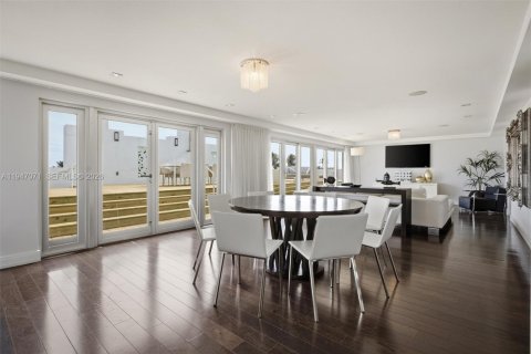 Condominio en venta en Miami Beach, Florida, 4 dormitorios, 259.1 m2 № 2089520 - foto 12