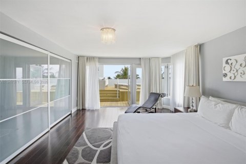 Condominio en venta en Miami Beach, Florida, 4 dormitorios, 259.1 m2 № 2089520 - foto 16
