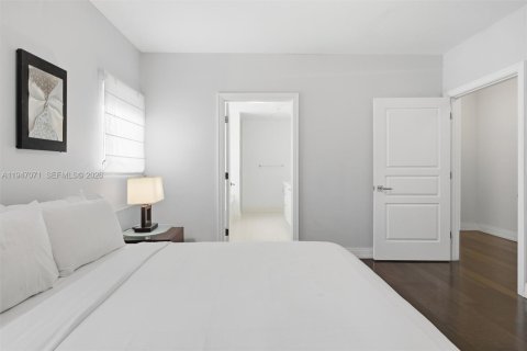 Condominio en venta en Miami Beach, Florida, 4 dormitorios, 259.1 m2 № 2089520 - foto 23