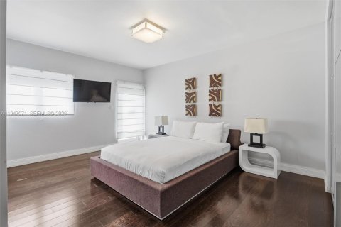 Condominio en venta en Miami Beach, Florida, 4 dormitorios, 259.1 m2 № 2089520 - foto 26