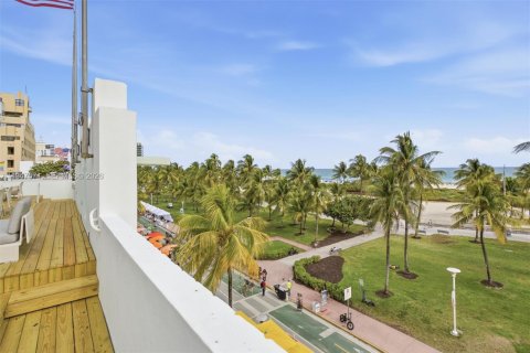 Condominio en venta en Miami Beach, Florida, 4 dormitorios, 259.1 m2 № 2089520 - foto 4