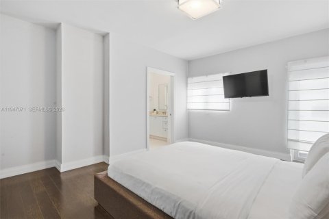 Condominio en venta en Miami Beach, Florida, 4 dormitorios, 259.1 m2 № 2089520 - foto 27