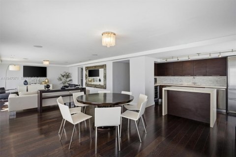 Condominio en venta en Miami Beach, Florida, 4 dormitorios, 259.1 m2 № 2089520 - foto 13