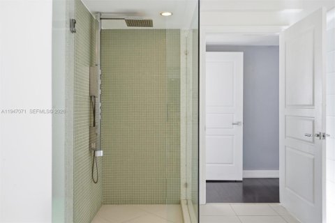 Condominio en venta en Miami Beach, Florida, 4 dormitorios, 259.1 m2 № 2089520 - foto 19