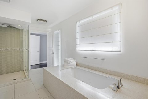 Condominio en venta en Miami Beach, Florida, 4 dormitorios, 259.1 m2 № 2089520 - foto 20