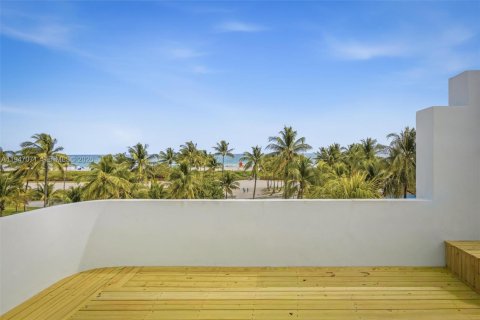 Condominio en venta en Miami Beach, Florida, 4 dormitorios, 259.1 m2 № 2089520 - foto 2