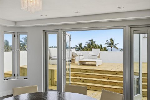 Condominio en venta en Miami Beach, Florida, 4 dormitorios, 259.1 m2 № 2089520 - foto 7