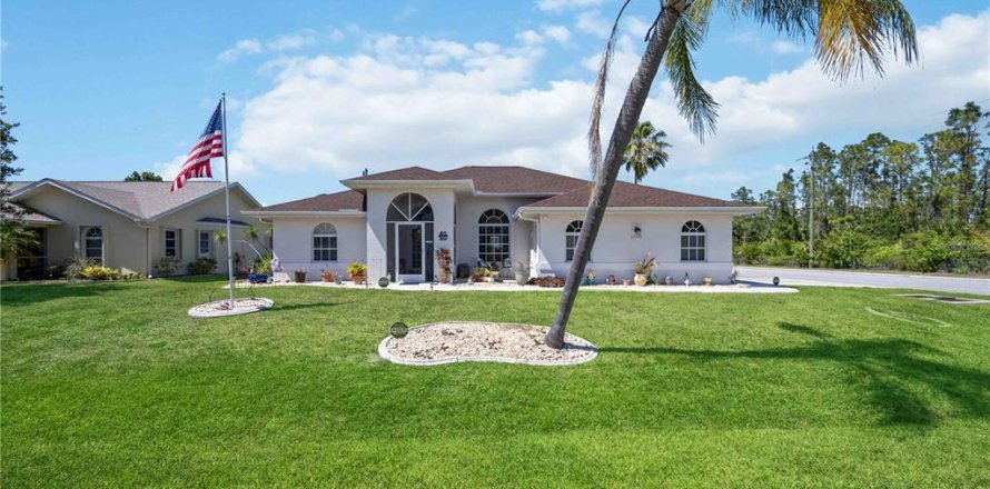 Casa en Port Charlotte, Florida 3 dormitorios, 168.34 m2 № 2139852
