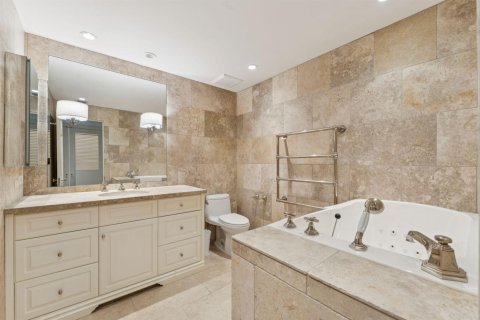 Condo in Palm Beach, Florida, 3 bedrooms № 2374297 - photo 22