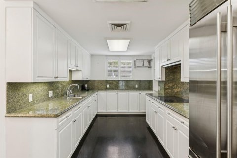 Condo in Palm Beach, Florida, 3 bedrooms № 2374297 - photo 18