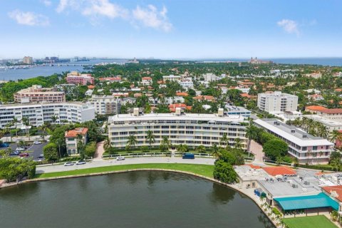 Condo in Palm Beach, Florida, 3 bedrooms № 2374297 - photo 3