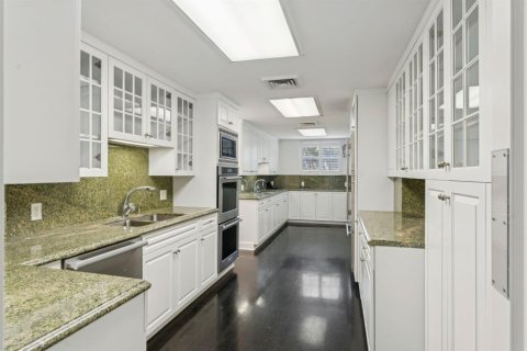 Condo in Palm Beach, Florida, 3 bedrooms № 2374297 - photo 19