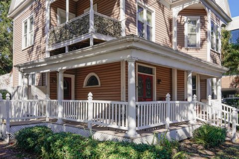 Villa ou maison à Tampa, Floride 4 chambres, 355.26 m2 № 2140955
