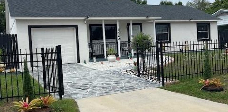 House in Orlando, Florida 3 bedrooms, 110.74 sq.m. № 1751627