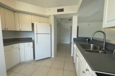 Copropriété à vendre à Pembroke Pines, Floride: 2 chambres, 101.36 m2 № 2394754 - photo 15