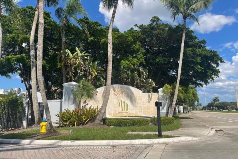 Condo à Pembroke Pines, Floride, 2 chambres  № 2394754