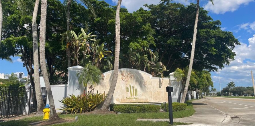 Condo à Pembroke Pines, Floride, 2 chambres  № 2394754