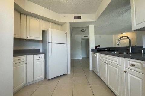 Copropriété à vendre à Pembroke Pines, Floride: 2 chambres, 101.36 m2 № 2394754 - photo 12