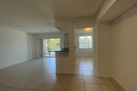 Copropriété à vendre à Pembroke Pines, Floride: 2 chambres, 101.36 m2 № 2394754 - photo 30