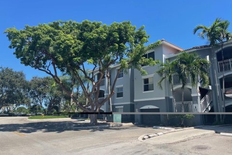 Copropriété à vendre à Pembroke Pines, Floride: 2 chambres, 101.36 m2 № 2394754 - photo 5