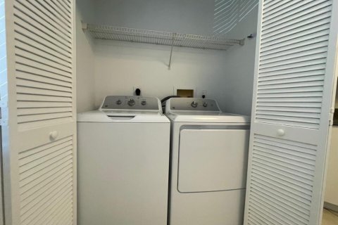 Copropriété à vendre à Pembroke Pines, Floride: 2 chambres, 101.36 m2 № 2394754 - photo 13