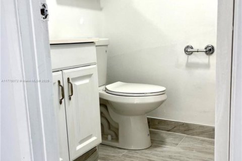 Condominio en venta en Coral Springs, Florida, 2 dormitorios, 80.82 m2 № 1868176 - foto 12