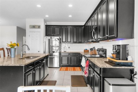 Casa en venta en Spring Hill, Florida, 4 dormitorios, 214.88 m2 № 1828627 - foto 5