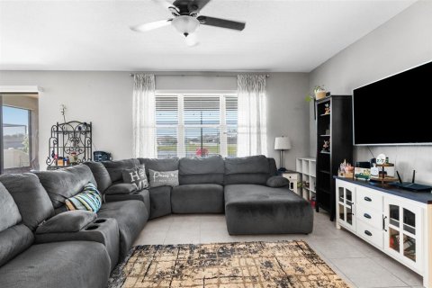 Casa en venta en Spring Hill, Florida, 4 dormitorios, 214.88 m2 № 1828627 - foto 9